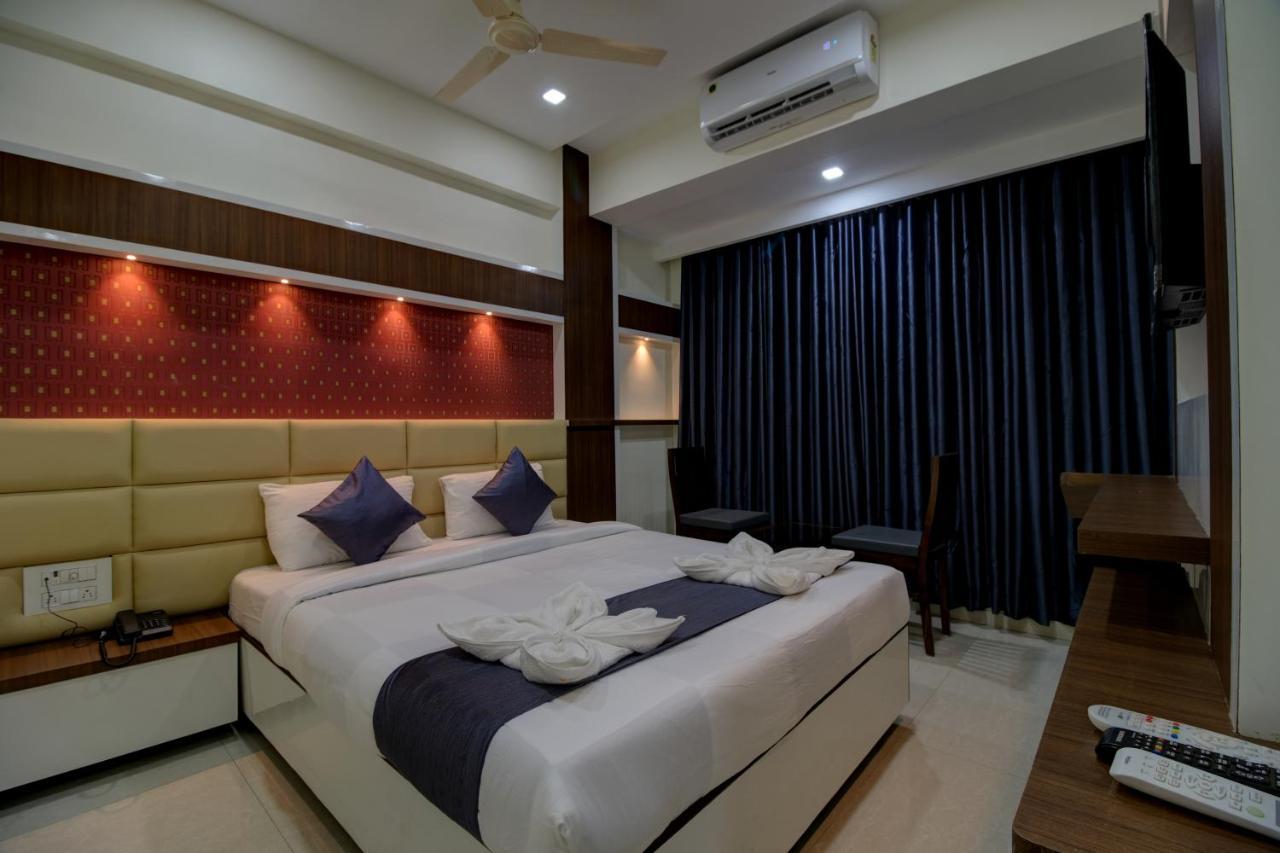 Hotel Mourya Residency Navi Mumbai Luaran gambar